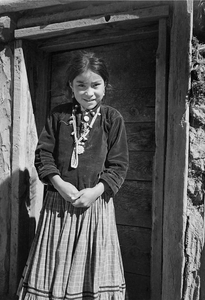 Navajo Girl Canyon De Chelle Arizona Canyon De Chelly National