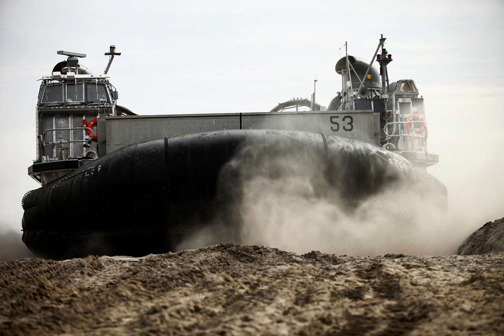 A Landing Craft Air Cushion Lcac Prepares To Depart Nara Dvids