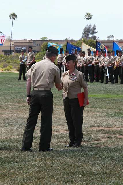 U S Marine Corps Sgt Maj Bonnie L Skinner Right Nara Dvids