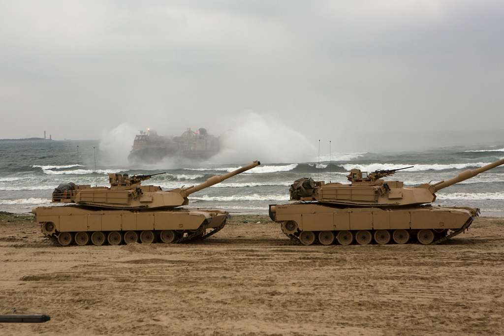 U S Marine Corps M1A1 Abrams Tanks With Charlie Company NARA