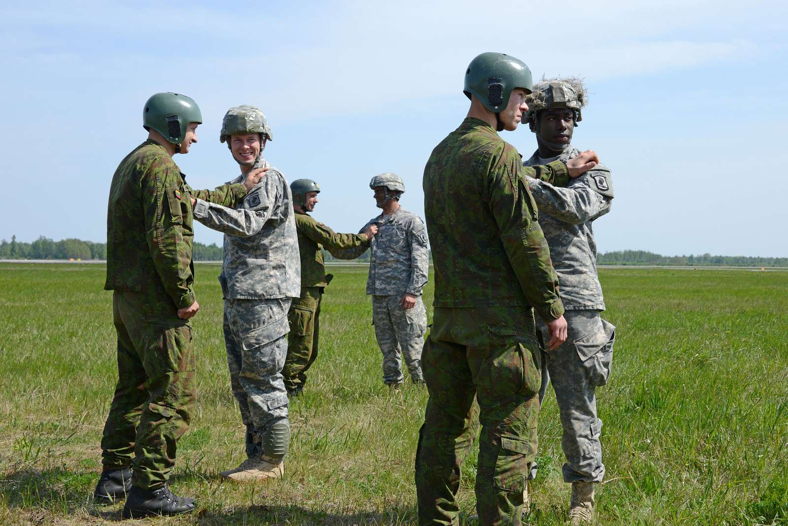 U S Army Paratroopers From 1st Battalion 503rd Infantry NARA