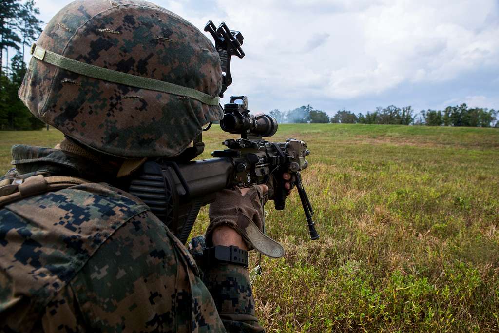 A U S Marine With 2nd Light Armored Reconnaissance NARA DVIDS