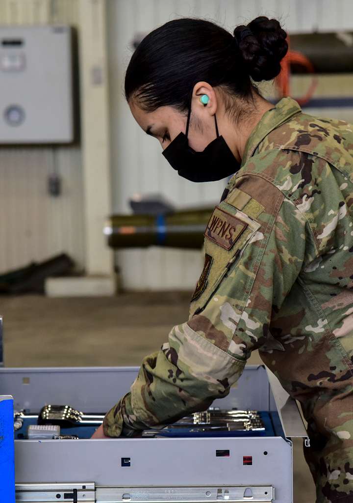 Airman St Class Natalie Navia Th Aircraft Maintenance Nara