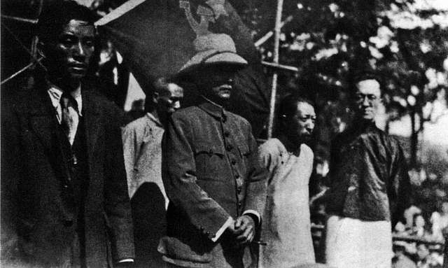 1924年11月7日孙中山、廖仲恺、胡汉民等在广州第一公园参加庆祝俄国十 