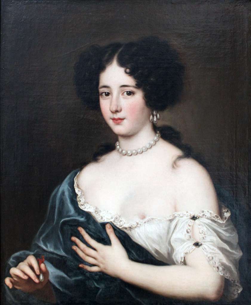 Portrait of a young lady with a pearl necklace. : AnticSwiss