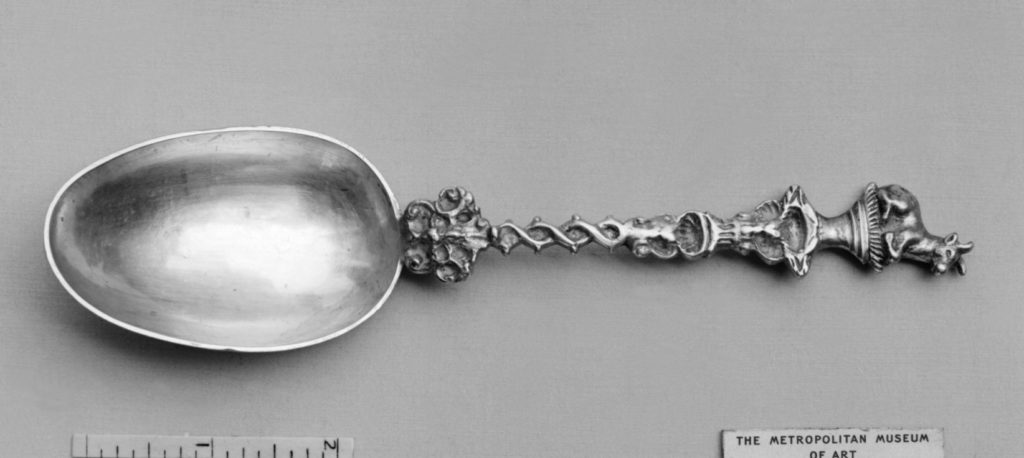 spoon shaped figure