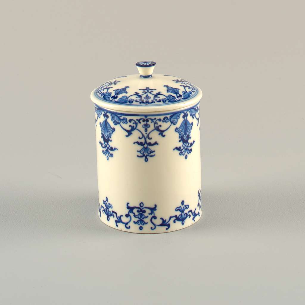 Qing Dynasty Potpourri Pot with Lid