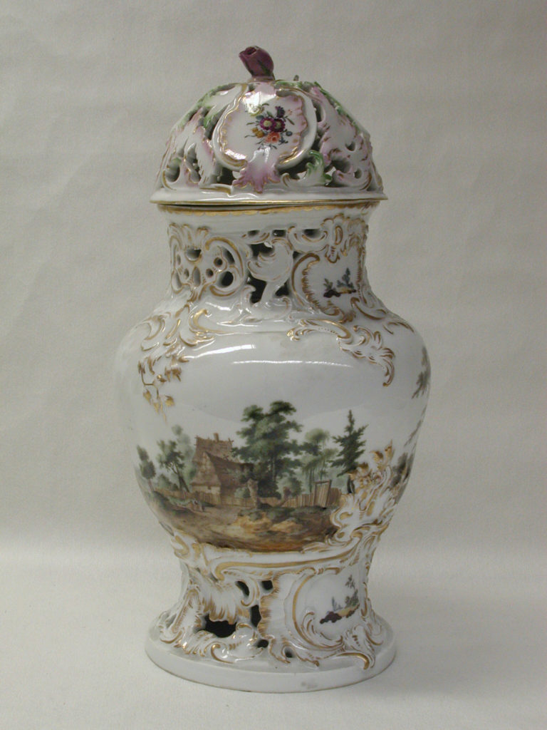 Sèvres Manufactory, Potpourri vase (pot-pourri gondole)