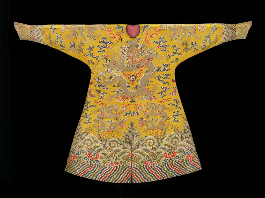 4 Dresses With Pagoda Sleeves Image: PICRYL - Public Domain Media