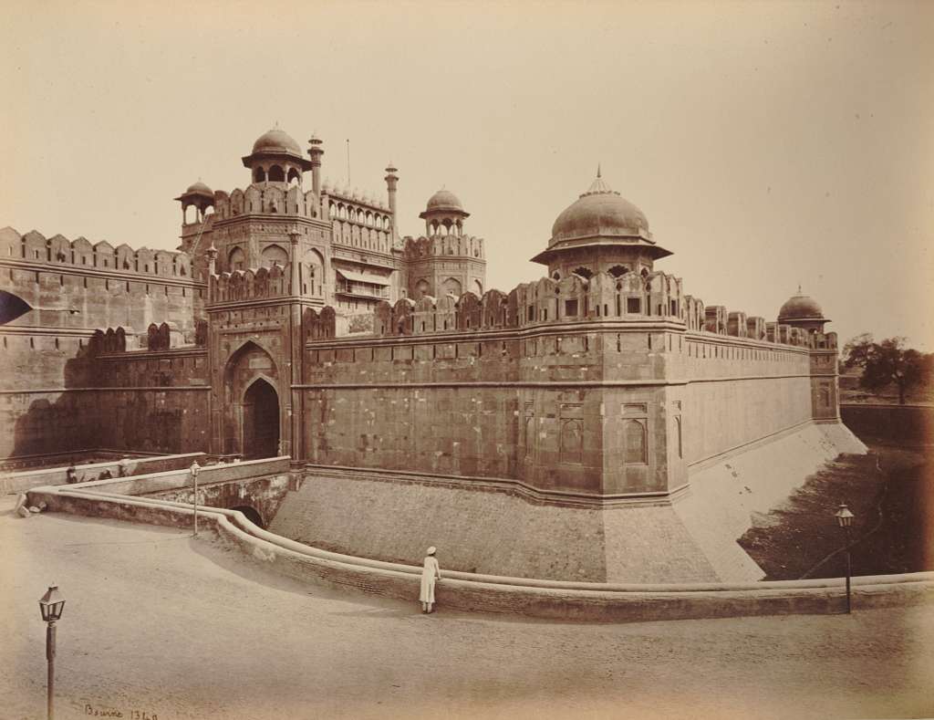 KITLV 91990 - Samuel Bourne - Lahore gateway to Red Fort in Delhi ...