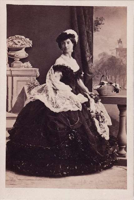 File:Eugénie de Montijo, 1861.jpg - Wikimedia Commons