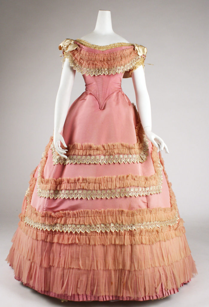 Crinoline Ball Gown, France, ca. 1859 - www.antique-gown.com