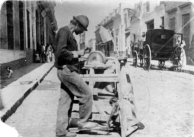 149 Archivo General de la Nación Argentina 1890 Buenos Aires, carro  irrigante Stock Photo - Alamy