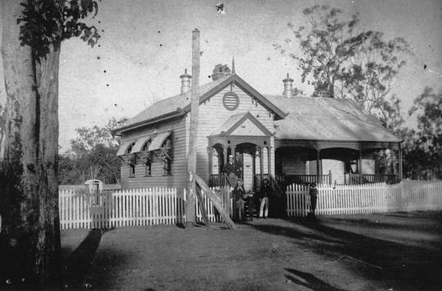 StateLibQld 1 122554 Eidsvold Post Office, 1889 - PICRYL - Public Domain  Media Search Engine Public Domain Image