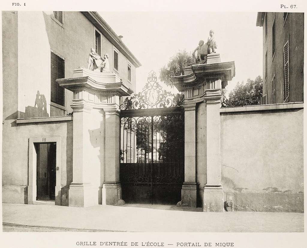 Ecole forestière - grille d'entrée de l'école 70 038 - PICRYL - Public ...