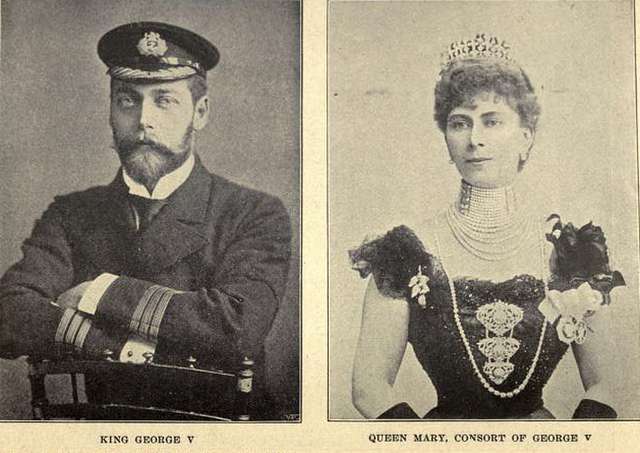 Queen Mary with ladies-in-waiting 1911