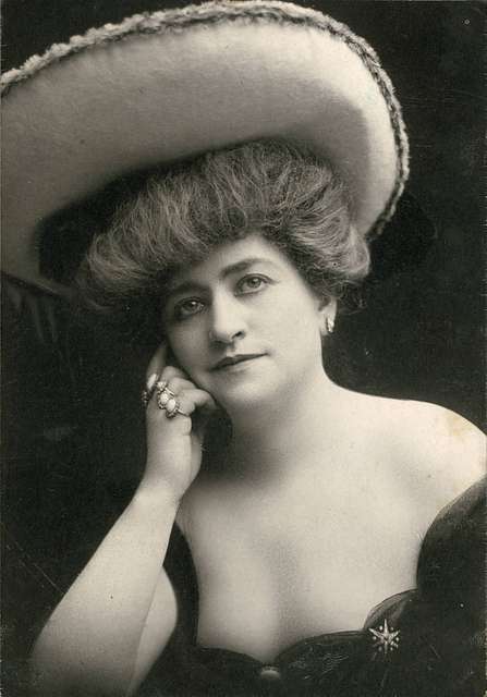 Nonie Reynolds, burlesque actress (SAYRE 8908) - PICRYL - Public Domain ...