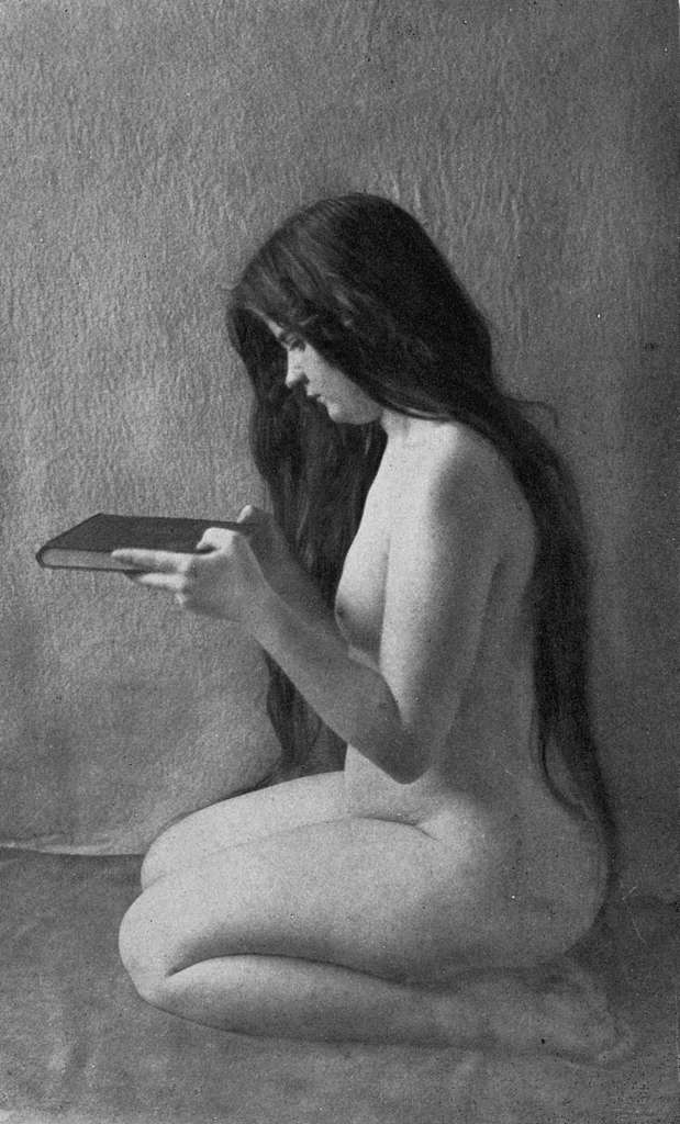 23 Black and white photographs of nude kneeling women Images: PICRYL -  Public Domain Media Search Engine Public Domain Search