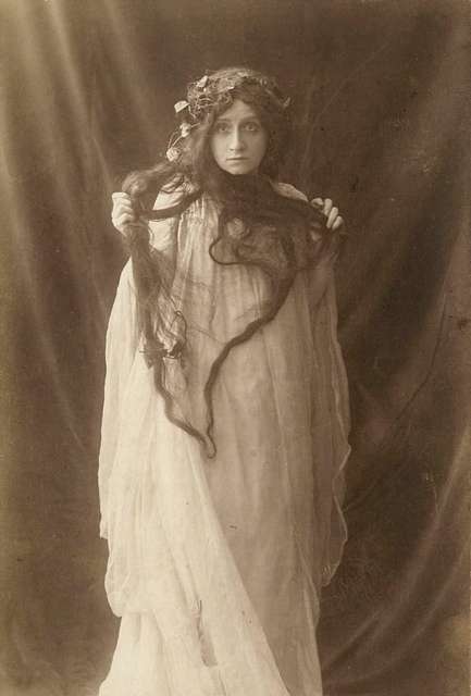 Józef Sebald - Irena Solska W Roli Ofelii 1909 - Picryl - Public Domain 