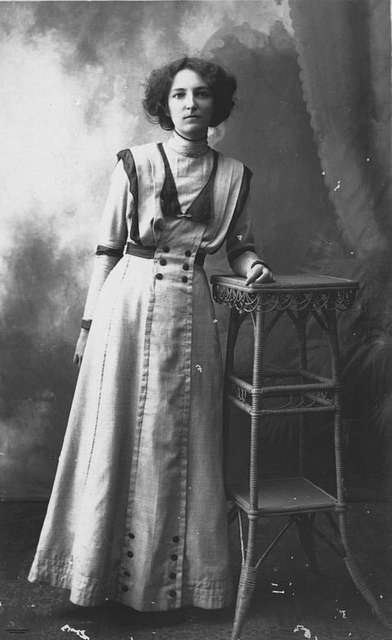 gå tildeling bryst 251 1900 s portrait photographs of women Images: PICRYL - Public Domain  Media Search Engine Public Domain Search