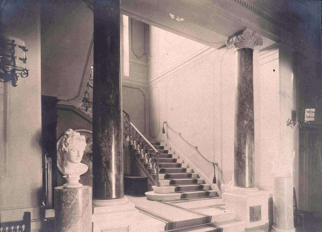 Villa Mirafiori. Interno about 1910 Archivio Accademia delle