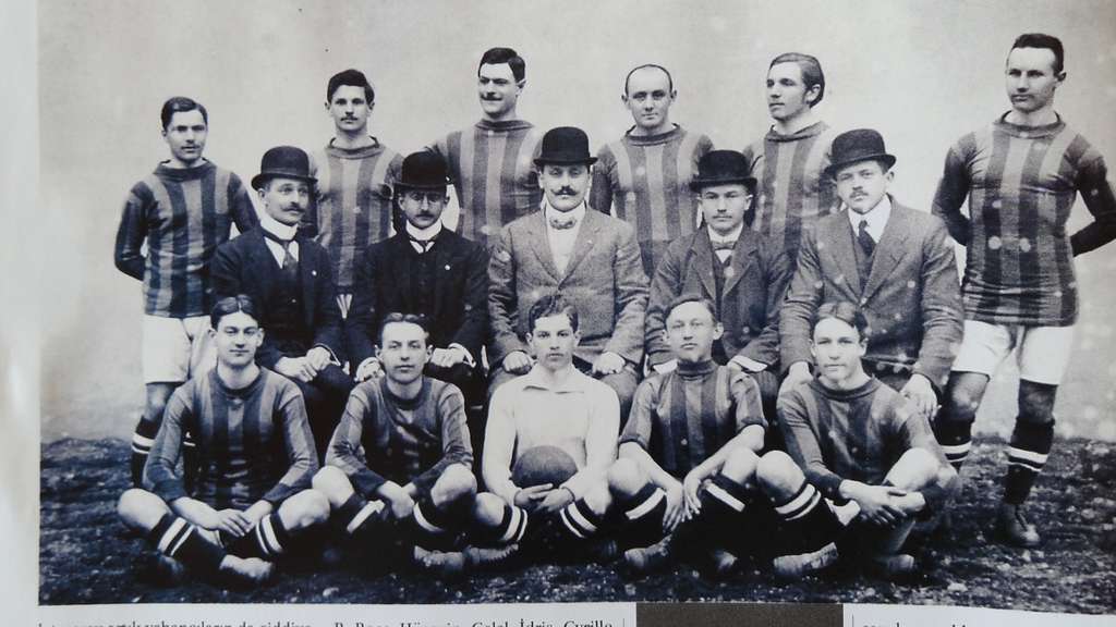 Racing Club 1913. Football team group portrait, South America - PICRYL -  Public Domain Media Search Engine Public Domain Search