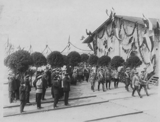 Nicholas II and Wilhelm II with a group of officers review the 85th ...