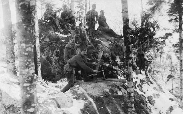 First World War, tableau, men, uniform, weapon, hillside, winter ...