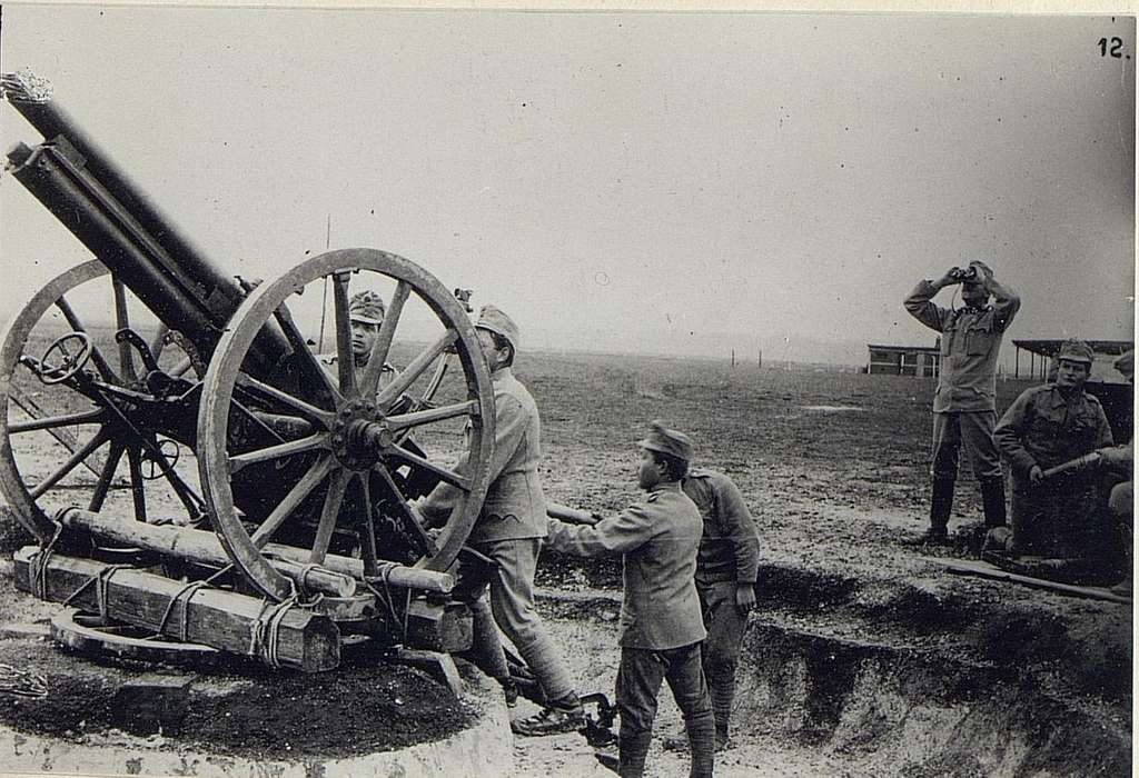 8cm M.05 Feldkanone Mit Abgenommenen Schild Als Flugzeug-abwehrgeschütz 