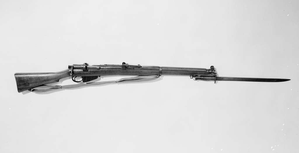 SMLE rifle with bayonet fixed during World War I - PICRYL - Public Domain  Media Search Engine Public Domain Search