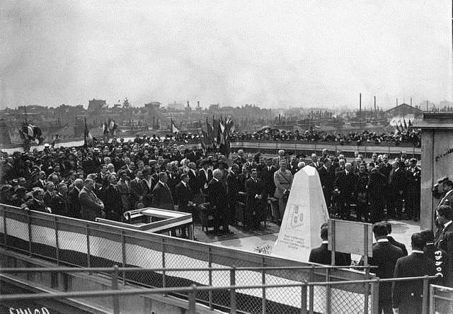 Landing on the roof of the Galeries Lafayette