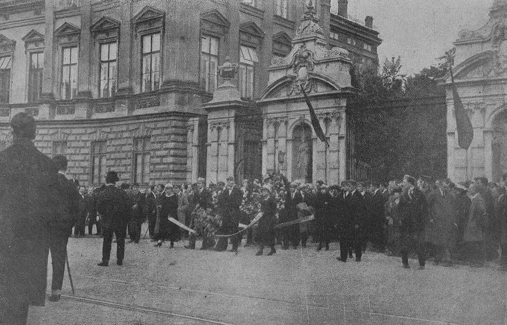 Funeral Of Roman Orzęcki In Warsaw (1923)b - PICRYL - Public Domain ...