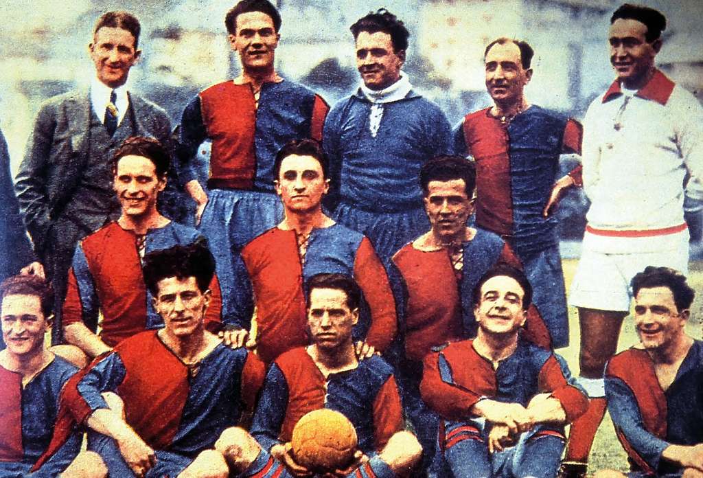 File:1923–24 Prima Divisione, Northern League Finals - Genoa CFC v Bologna  FC - Schiavio, Burlando and De Vecchi.jpg - Wikipedia