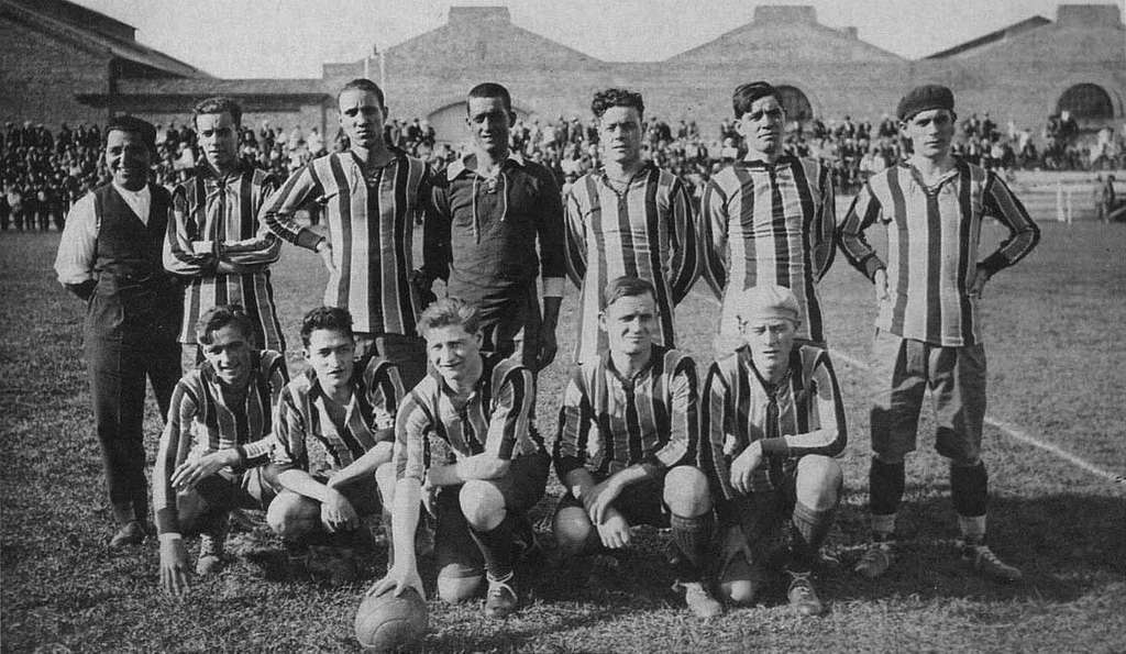 Club Atlético Independiente (1925) - PICRYL - Public Domain Media Search  Engine Public Domain Image