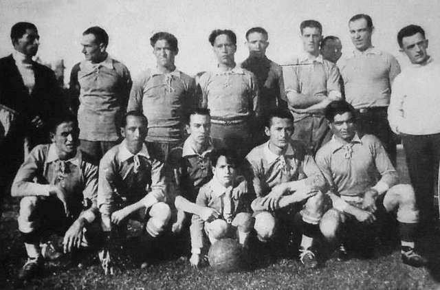 Ferro equipo 1928. Football team group portrait, South America - PICRYL -  Public Domain Media Search Engine Public Domain Image