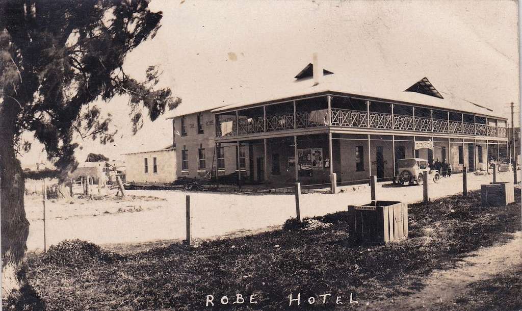 ROBE HOTEL IN ROBE, SOUTH AUSTRALIA - circa 1920s - PICRYL Public ...