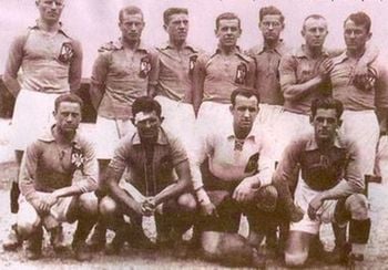 Club Atlético Independiente (1925) - PICRYL - Public Domain Media Search  Engine Public Domain Image