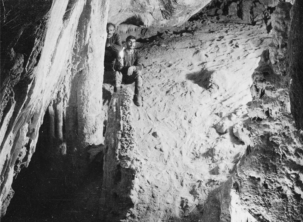 Grottan vid Fylleri. Kythrea - SMVK - C06760 - PICRYL - Public Domain Media  Search Engine Public Domain Search