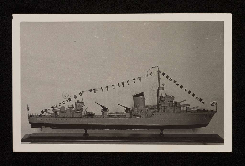 5 Models of naval ships of poland Images: PICRYL - Public Domain