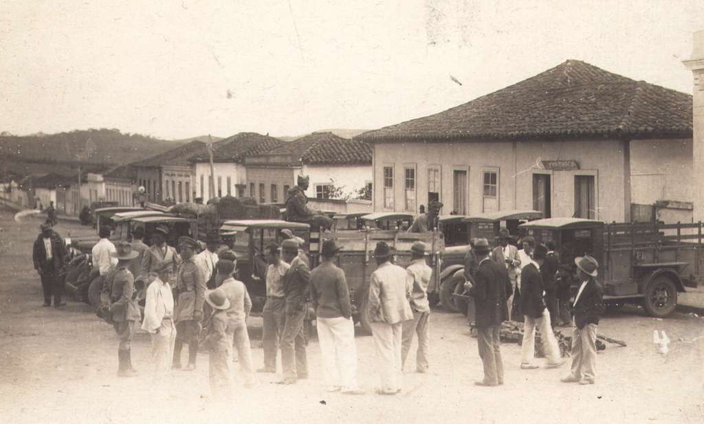 Revolução Constitucionalista De 1932 Caminhões Para Transporte Do 5º Bi Picryl Public 7478