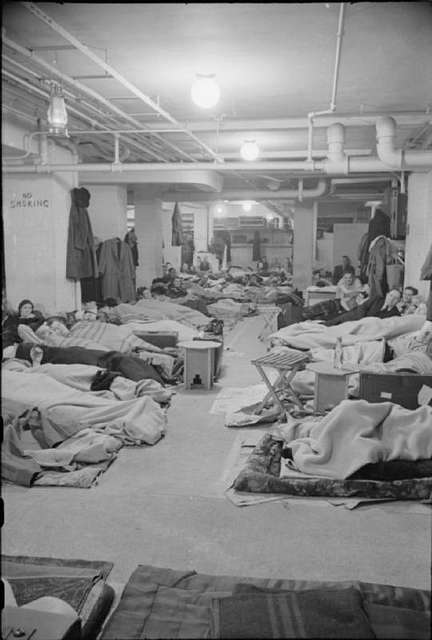 Life in a Basement Air Raid Shelter, London, England, 1940 D1646 ...