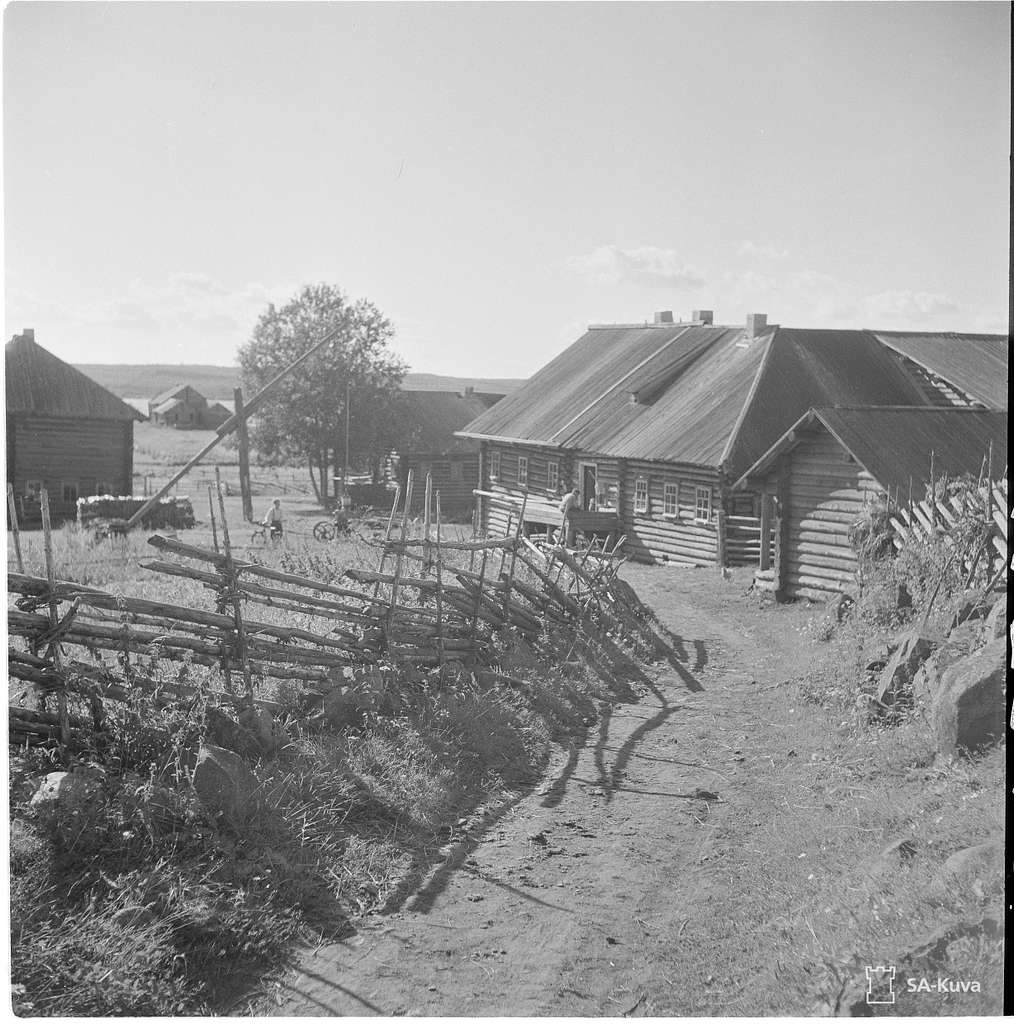 24 Wooden houses in medvezhyegorsky district Images: PICRYL - Public Domain  Media Search Engine Public Domain Search