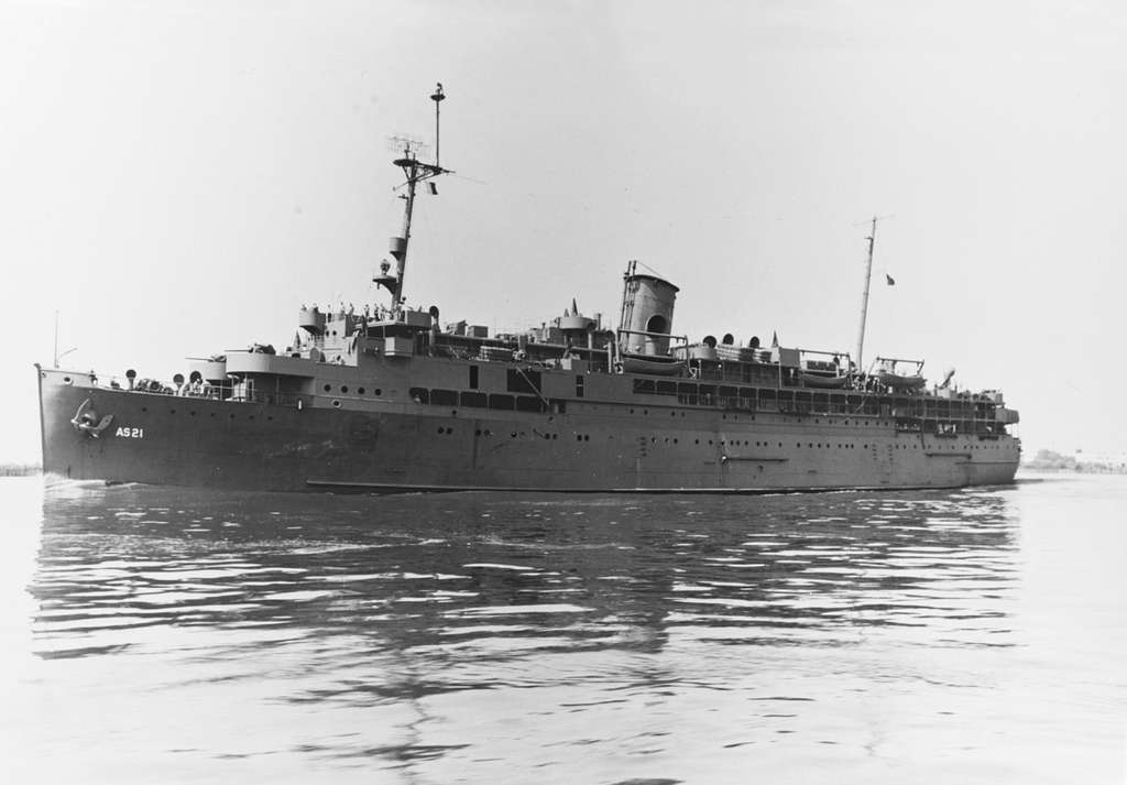 USS Antaeus (AS-21) underway off the Philadelphia Naval Shipyard on 25 ...