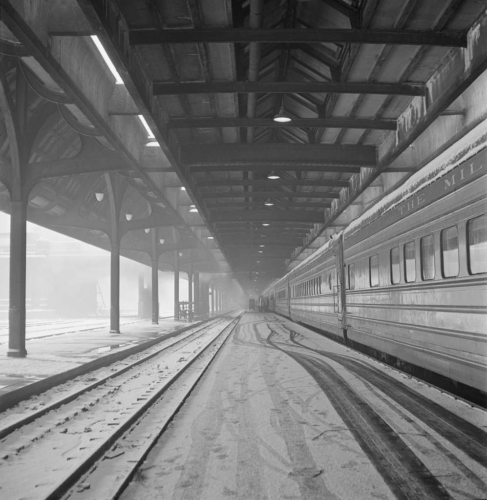 23 Trains at chicago union station Images: PICRYL - Public Domain Media  Search Engine Public Domain Search