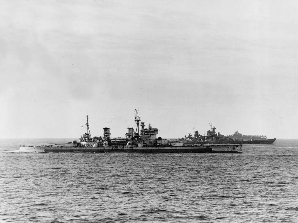 HMS King George V and USS Missouri (BB-63) underway off Japan, 16 ...