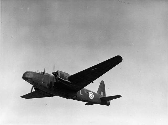 Vicker Wellington Bomber cigarette card in Players 1938 Aircraft of the  Royal Air Force, a series of 50 cards Stock Photo - Alamy