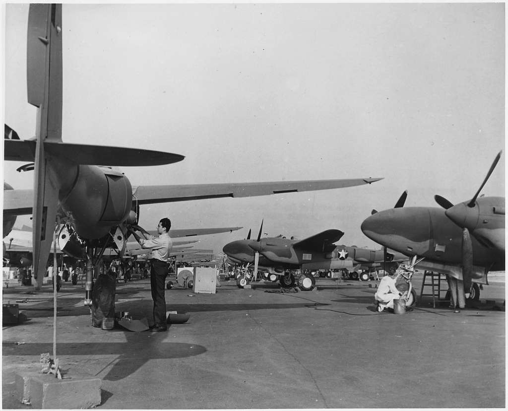 Aircraft N17630 (1941 Lockheed P-38F C/N 41-7630 (222-5757)) Photo