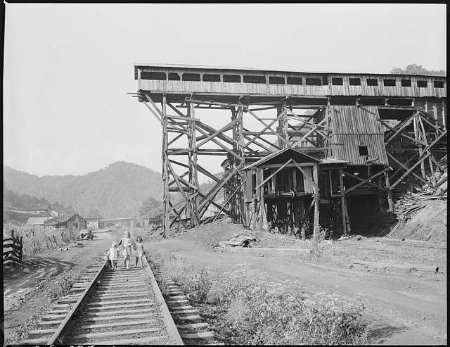 Blue Blaze mine. Consumers, mining town near Price, Utah. Miners coming  home - PICRYL - Public Domain Media Search Engine Public Domain Search