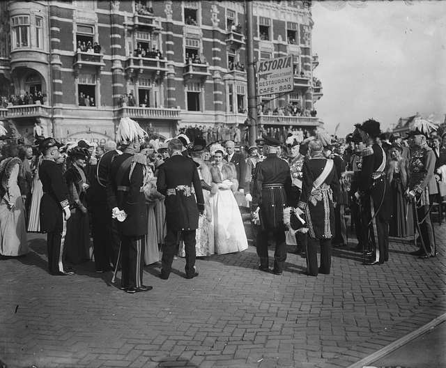 Troonsafstand Koningin Wilhelmina Inhuldiging Van Koningin Juliana