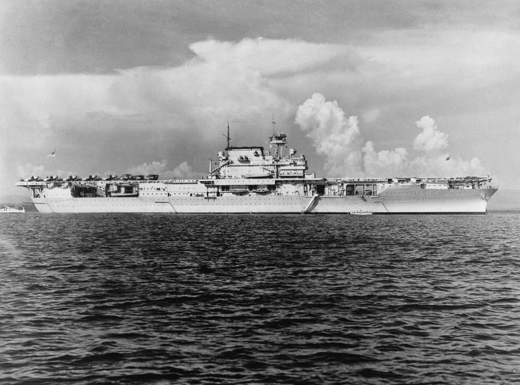 USS Enterprise (CV-6) at anchor, circa 1940 (19-N-29688) - PICRYL ...